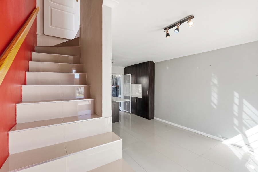 2 Bedroom Property for Sale in Thornton Western Cape